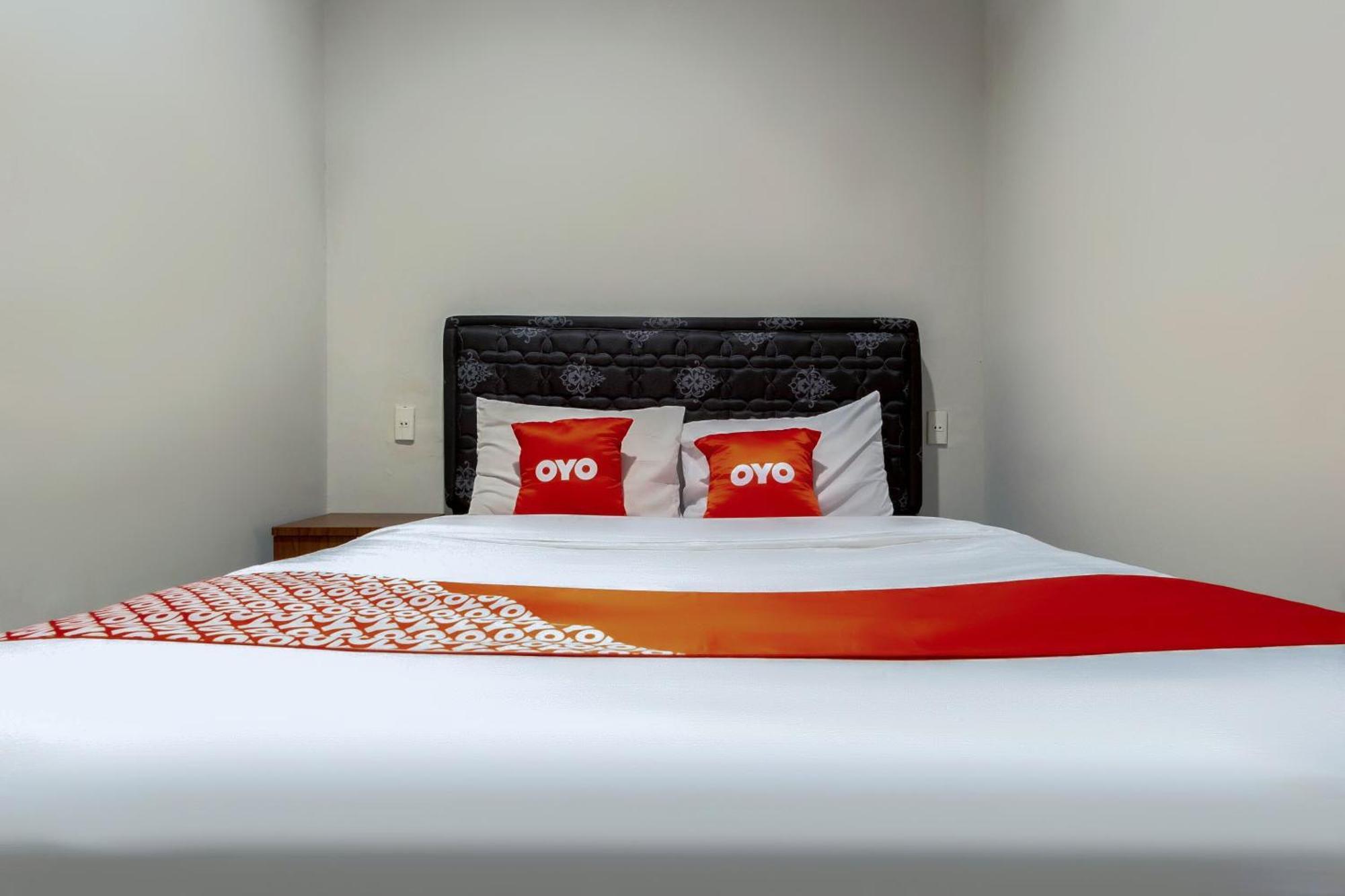 Super Oyo 2345 Homestay Jaya Medan Exterior foto