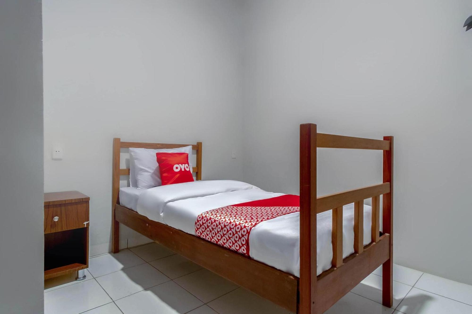 Super Oyo 2345 Homestay Jaya Medan Exterior foto