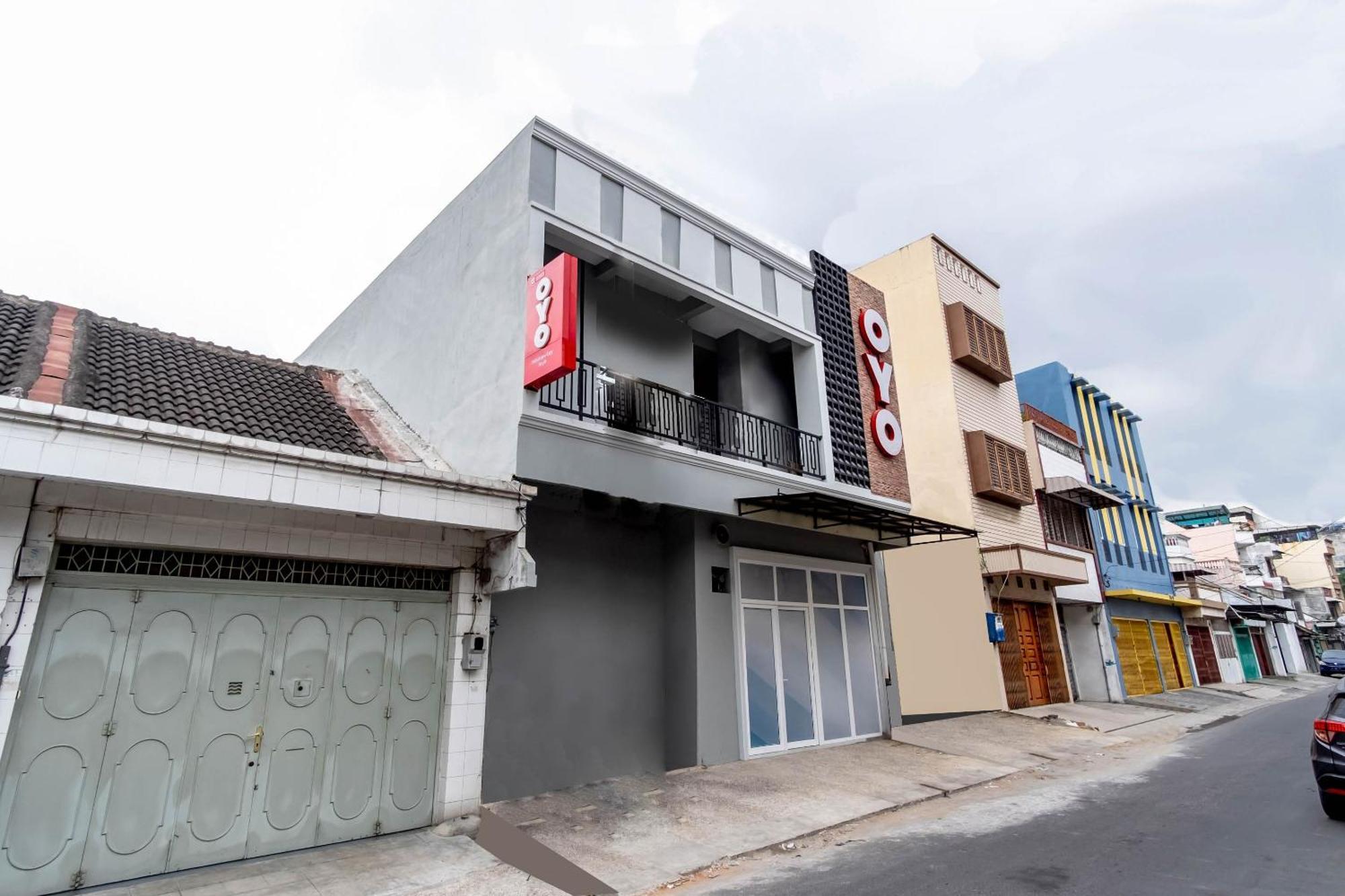 Super Oyo 2345 Homestay Jaya Medan Exterior foto
