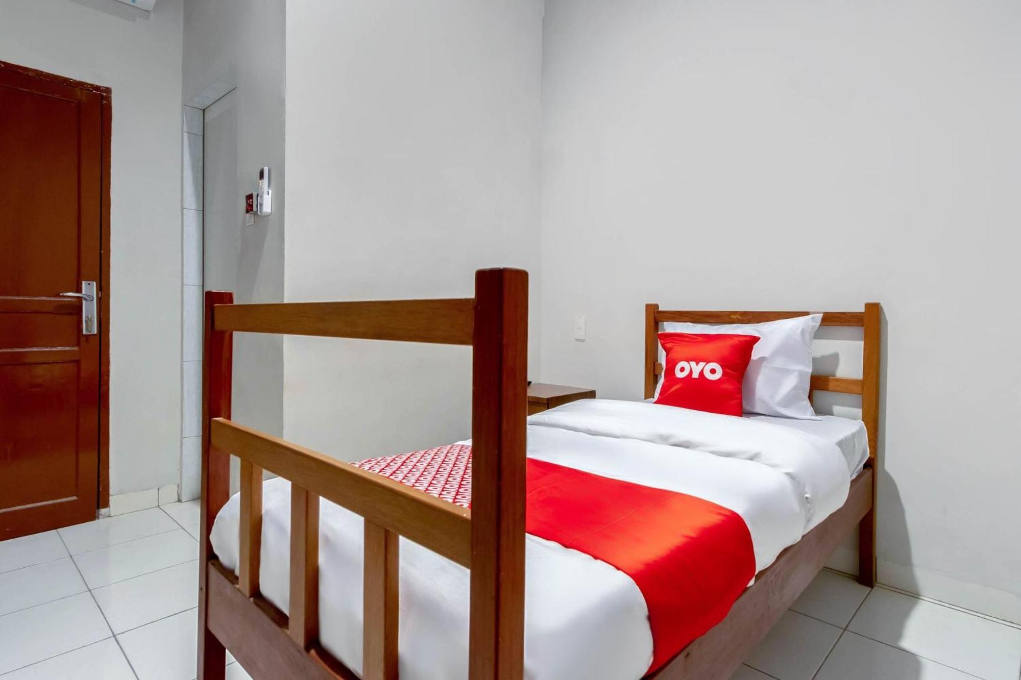 Super Oyo 2345 Homestay Jaya Medan Exterior foto