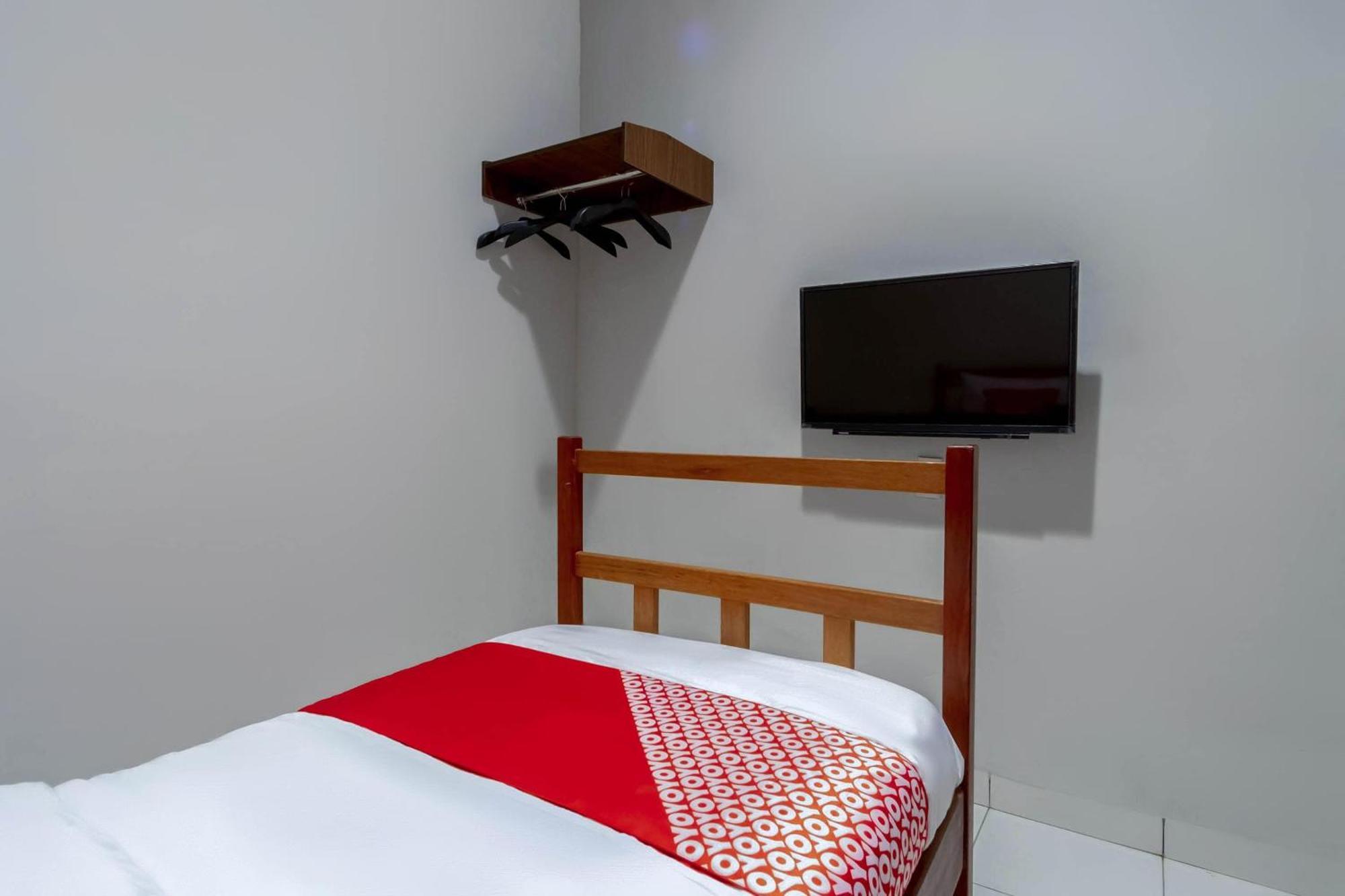 Super Oyo 2345 Homestay Jaya Medan Exterior foto